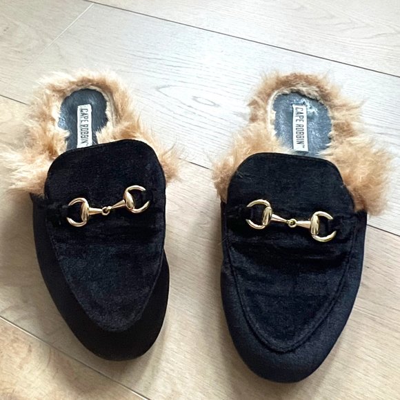 Cape Robbin Velour Fur Loafers - Picture 1 of 3
